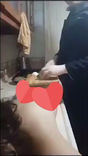 Kadının Üstünde Soğan Doğruyor :) Millet Buldukça